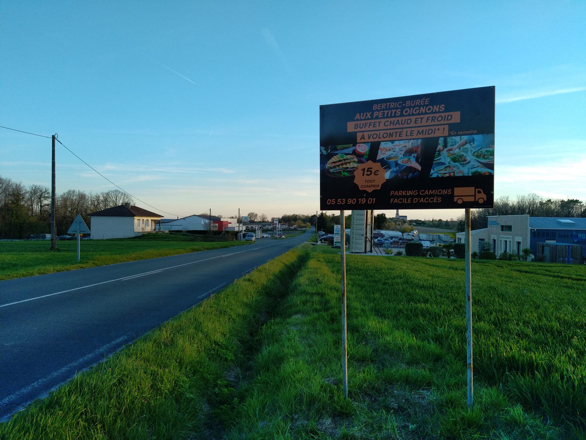 Signalétique dordogne et panneau publicitaire avec Ribérac imprimerie