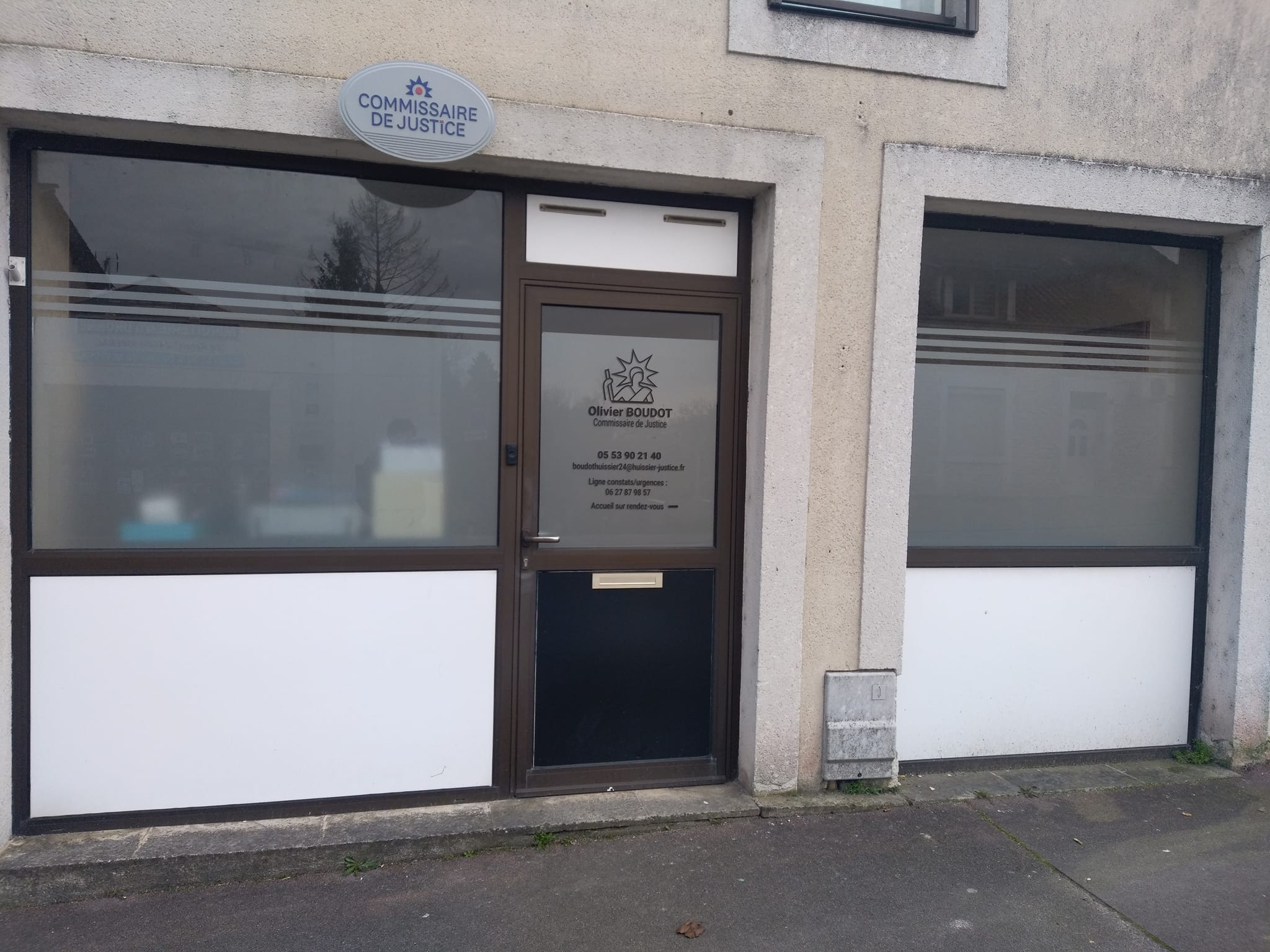 Décoration de vitrine avec Ribérac Imprimerie